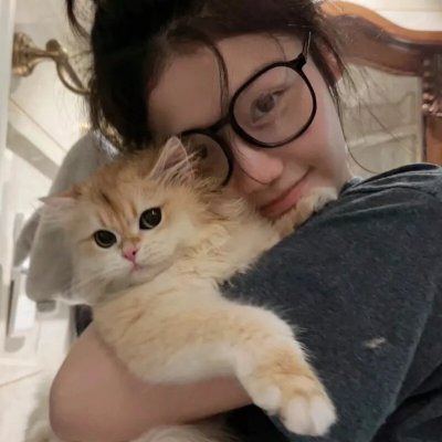 绿衣女子